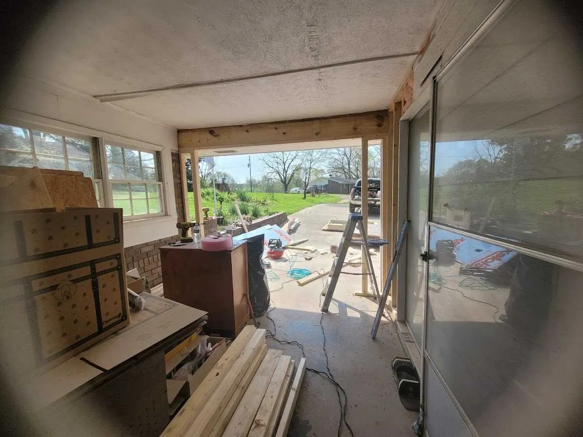 Air movers and dehumidifier for Drying & Dehumidification in Elizabethtown